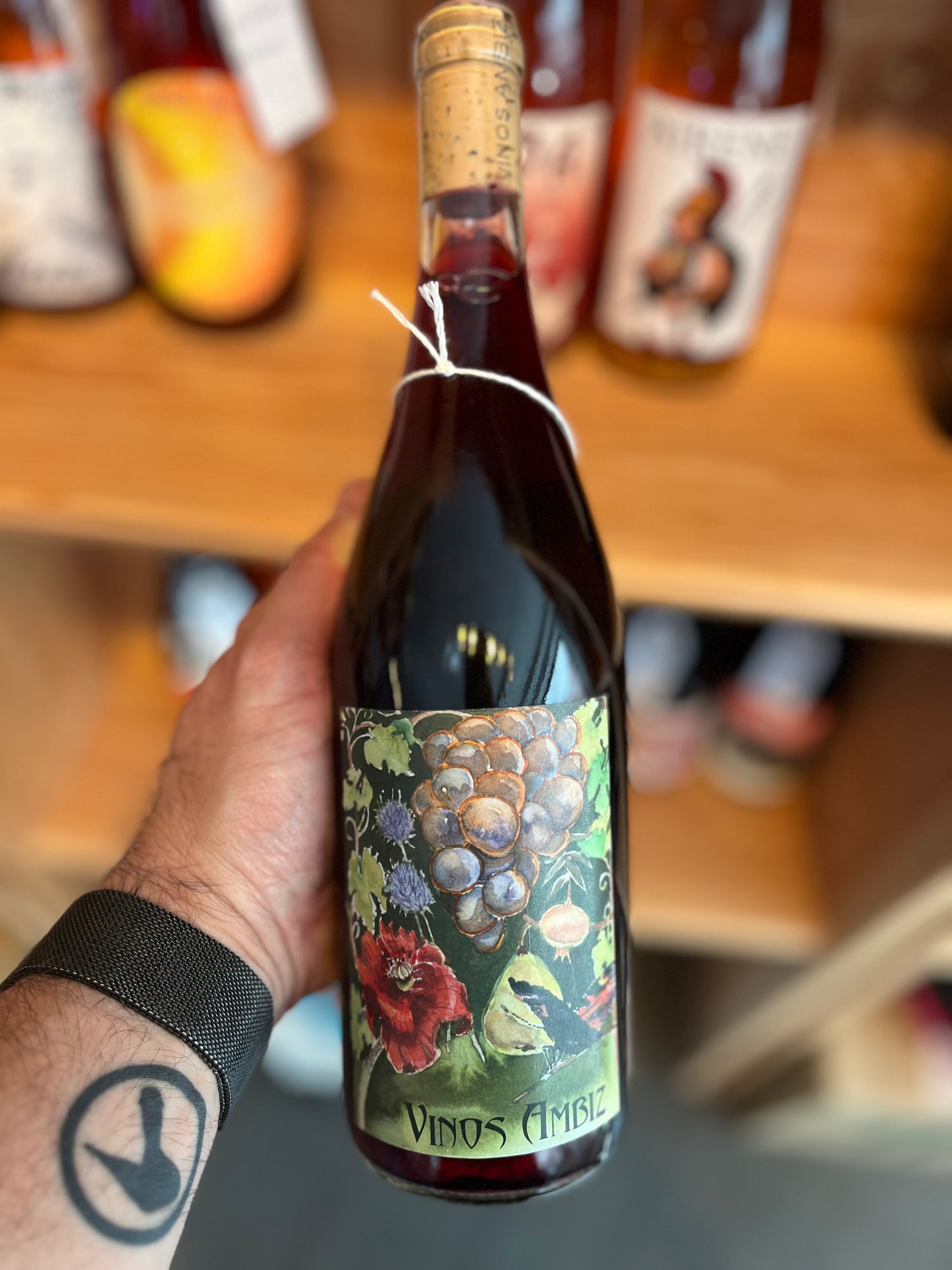 Vinos Ambiz - light red Tempranillo